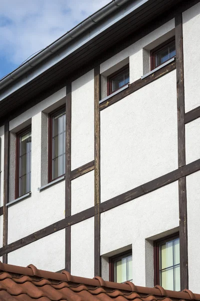 Außenansicht eines restaurierten alten Hauses — Stockfoto