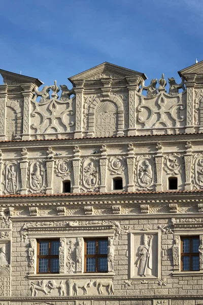 Декоративні фасадом на площі ринок в Казімеж-Дольни — стокове фото