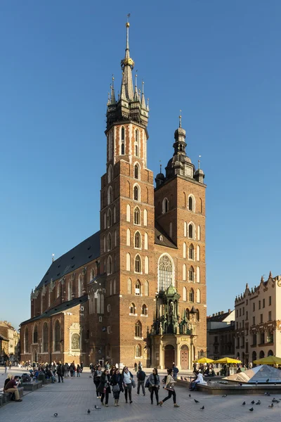 Kerk st. mary's in Krakau, Klein-Polen. — Stockfoto