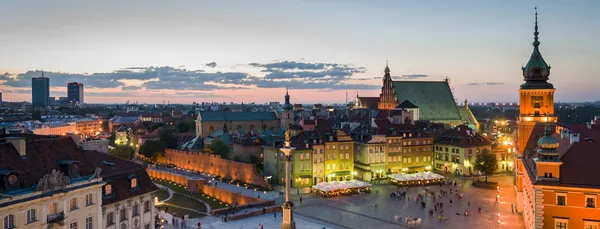 Oude stad panorama van Warschau — Stockfoto