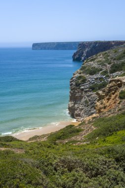 Algarve, Portekiz güneyinde, engebeli sahil şeridi