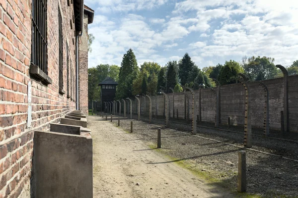 Bloque de viviendas en campo de concentración en Auschwitz, Polonia . —  Fotos de Stock