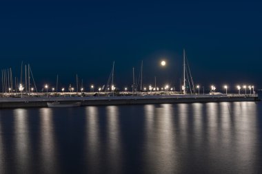 Marina Yat tekne ve ahşap iskele Sopot, Polonya