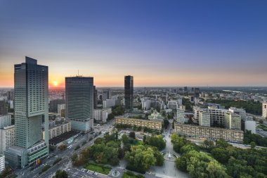 Varşova şehir merkezi gece Panoraması
