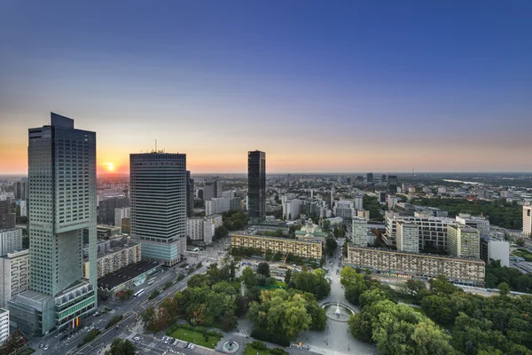 Noc panorama centrum miasta Warszawy — Zdjęcie stockowe