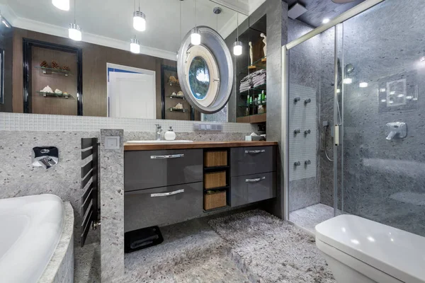 白色风格的家用浴室室内设计 — 图库照片