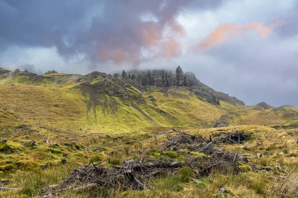 Stařec Storru Storr Skalnatý Kopec Trotternském Poloostrově Ostrově Sky Skotsku — Stock fotografie