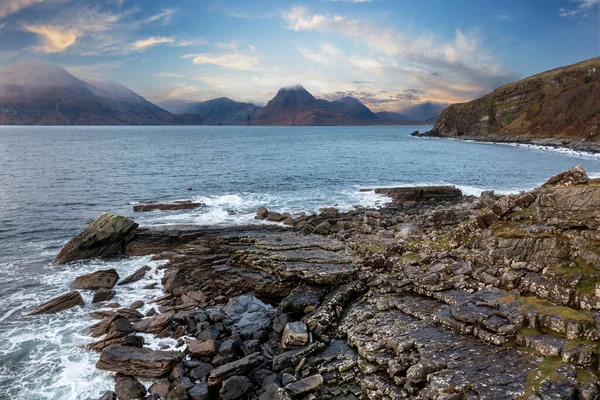 苏格兰斯凯岛Elgol海滩海岸线多云天 — 图库照片