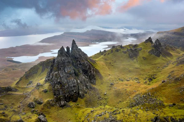 Storr Est Une Colline Rocheuse Sur Péninsule Trotternish Sur Île — Photo