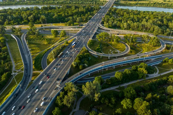 Flygdrönare Ovanifrån Motorväg Flernivåkorsning Tätbefolkat Område Warszawa Polen — Stockfoto