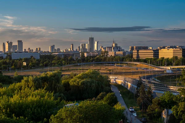 Warschauer Finanzzentrum Bei Sonnenuntergang Warschau Ist Eine Der Wirtschaftlich Erfolgreichsten — Stockfoto