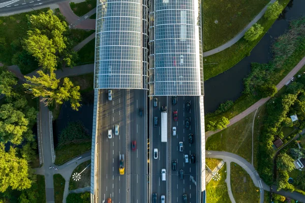 Draufsicht Einer Drohne Auf Einen Mehrstöckigen Autobahnknotenpunkt Städtischen Siedlungsgebiet Warschau — Stockfoto