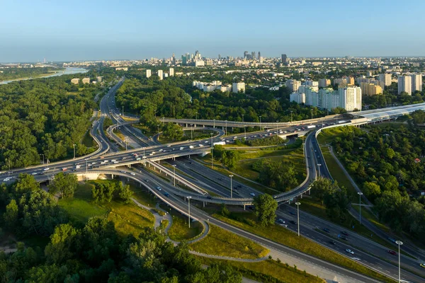 Повітряний Безпілотний Вид Багаторівневої Автомагістралі Населеній Зоні Міста Варшава Польща — стокове фото