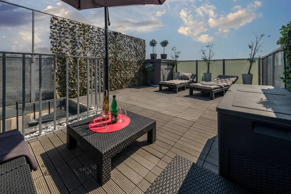 Pequeña Terraza Azotea Casa Durante Día Soleado — Foto de Stock