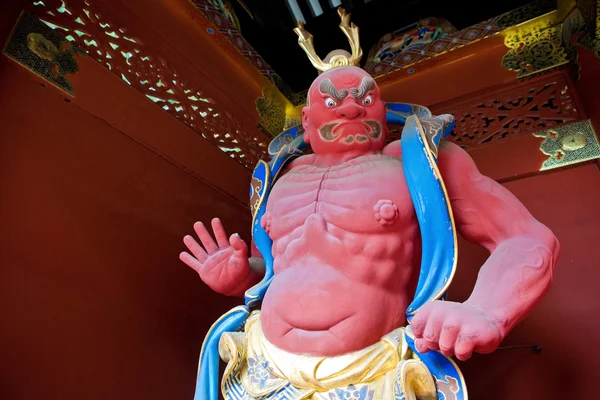 Nio hayırsever kings heykel