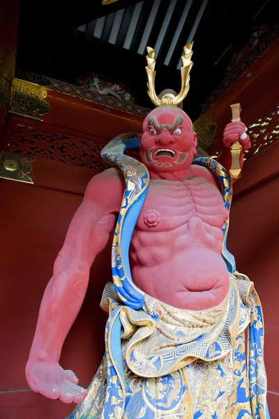 Nio hayırsever kings heykel