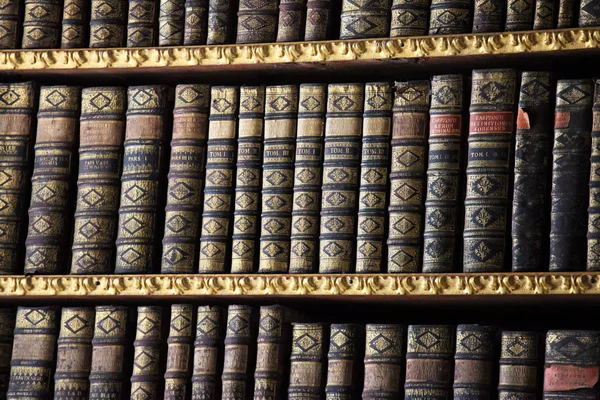 Gamle bøker – stockfoto