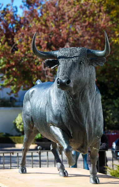 Bullenstatue in Ronda — Stockfoto