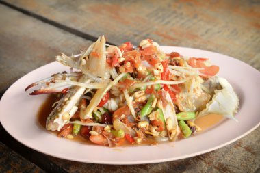 Mavi Yengeç ile papaya salatası