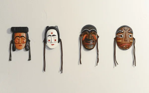 Kore geleneksel maske
