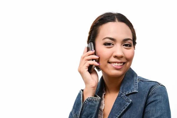 携帯電話でアジア女性実業家 — ストック写真