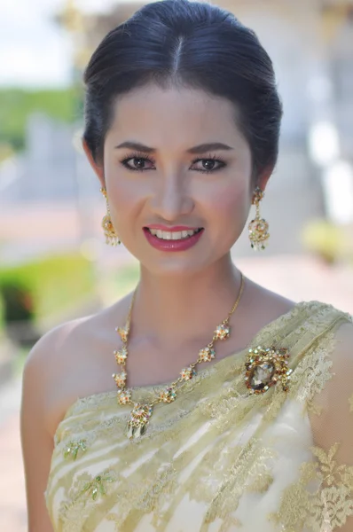 Thai woman in traditional dress — Stock Photo, Image