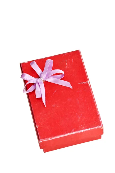 Caixa de presente vermelho velho com tampa e arco — Fotografia de Stock