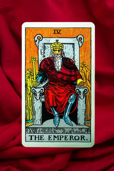 Emperor Tarot Card Van Rider Waite Dek Rode Stof Achtergrond — Stockfoto