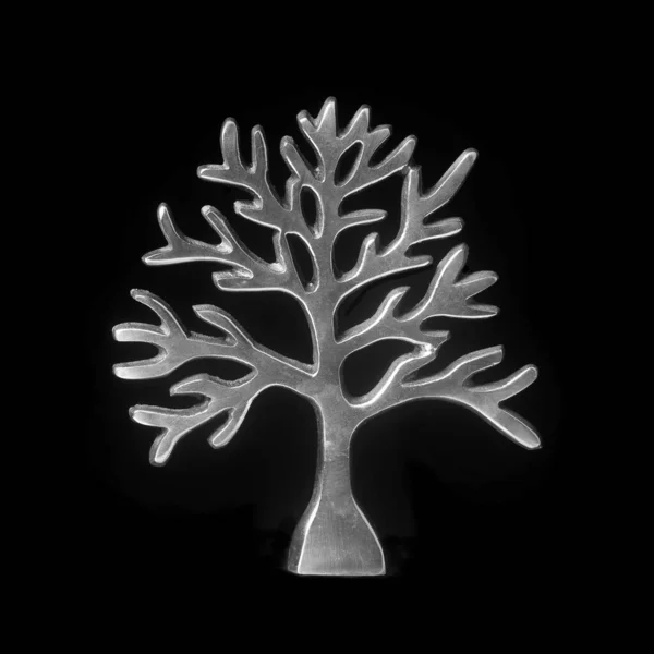 Siyah Arkaplanda Çelikten Yapılmış Ağaç Grafiği — Stok fotoğraf