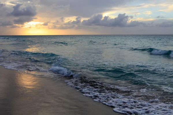 Zonsondergang op zee — Stockfoto