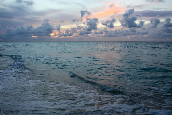 Zonsondergang op zee — Stockfoto