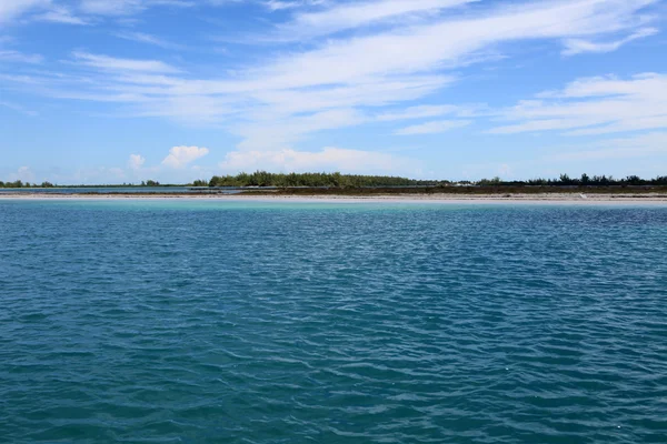 Hermoso mar, cielo y nubes — Foto de Stock