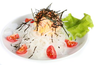 Japon somon ve domates salatası