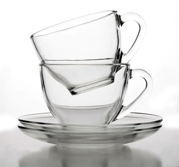 Dos tazas de té transparentes aisladas en blanco — Foto de Stock