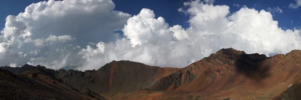 Montagne del Caucaso. Panorama . — Foto Stock