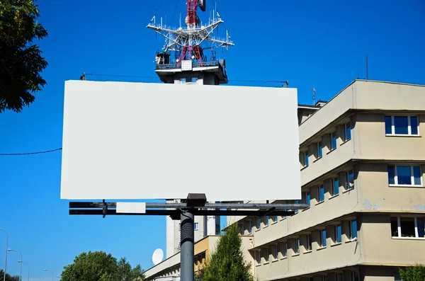 Bilboard διαφήμιση σε μια πόλη — Φωτογραφία Αρχείου