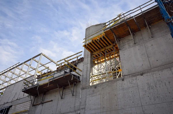 Nieuwbouw tijdens de bouw — Stockfoto