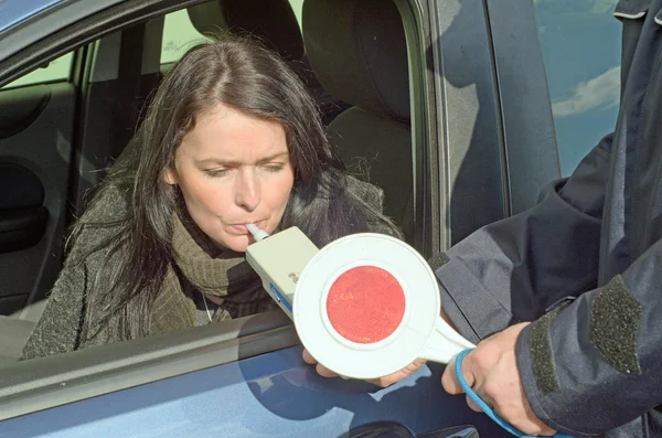 itidal bir polis tarafından incelenmesi