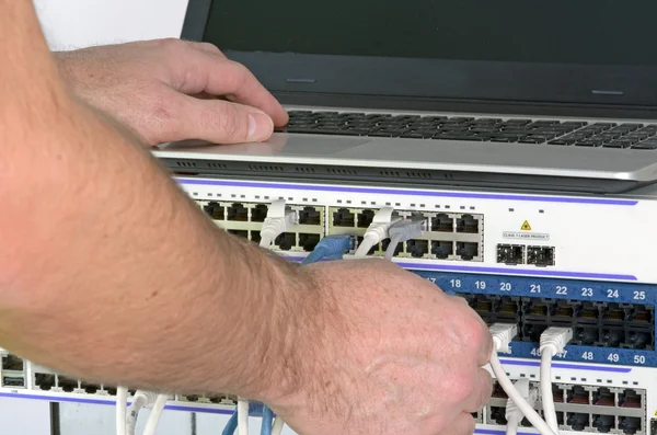 Server and wires during check-up — Stock Photo, Image