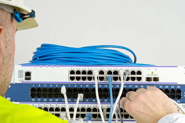 Server and wires during check-up — Stock Photo, Image