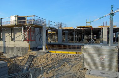 İnşaat sırasında yeni bina