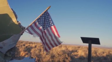 Parçalanmış Amerikan bayrağı. Vatansever ulus. Seyahat.