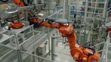Otomatik makine. Yüksek teknoloji makine fabrikası. Fabrikadaki robot ekipmanları. Akıllı robotik. Modern üretim teknolojileri.