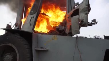 Gerçek savaş. Patlamadan dolayı şok dalgası.