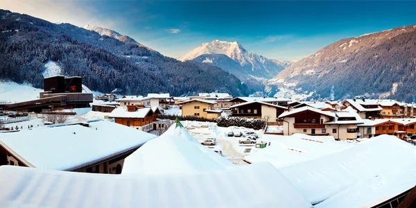 Mayrhofen estación de invierno en Austria — Foto de Stock