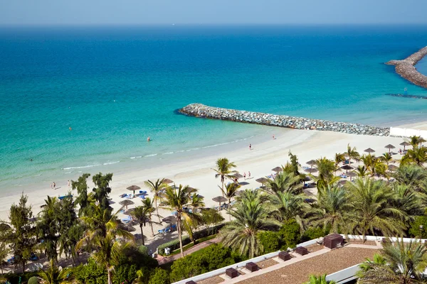 Uitzicht op het strand in Verenigde Arabische Emiraten — Stockfoto