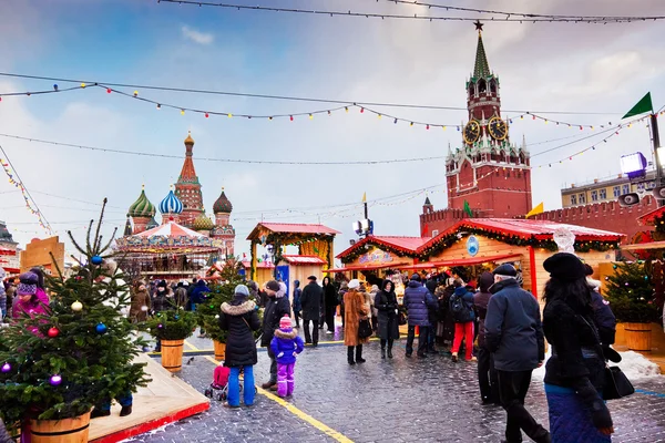 Jahrmarkt auf dem Roten Platz in Moskau — Stockfoto