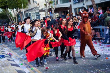 Kıbrıs Limasol karnaval geçit