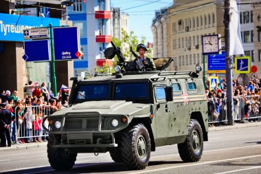 9 Mayıs tarihinde Moskova'da askeri geçit töreni