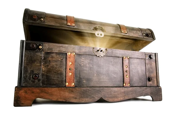 Treasure chest reveals a luminous secret — Stock Photo, Image